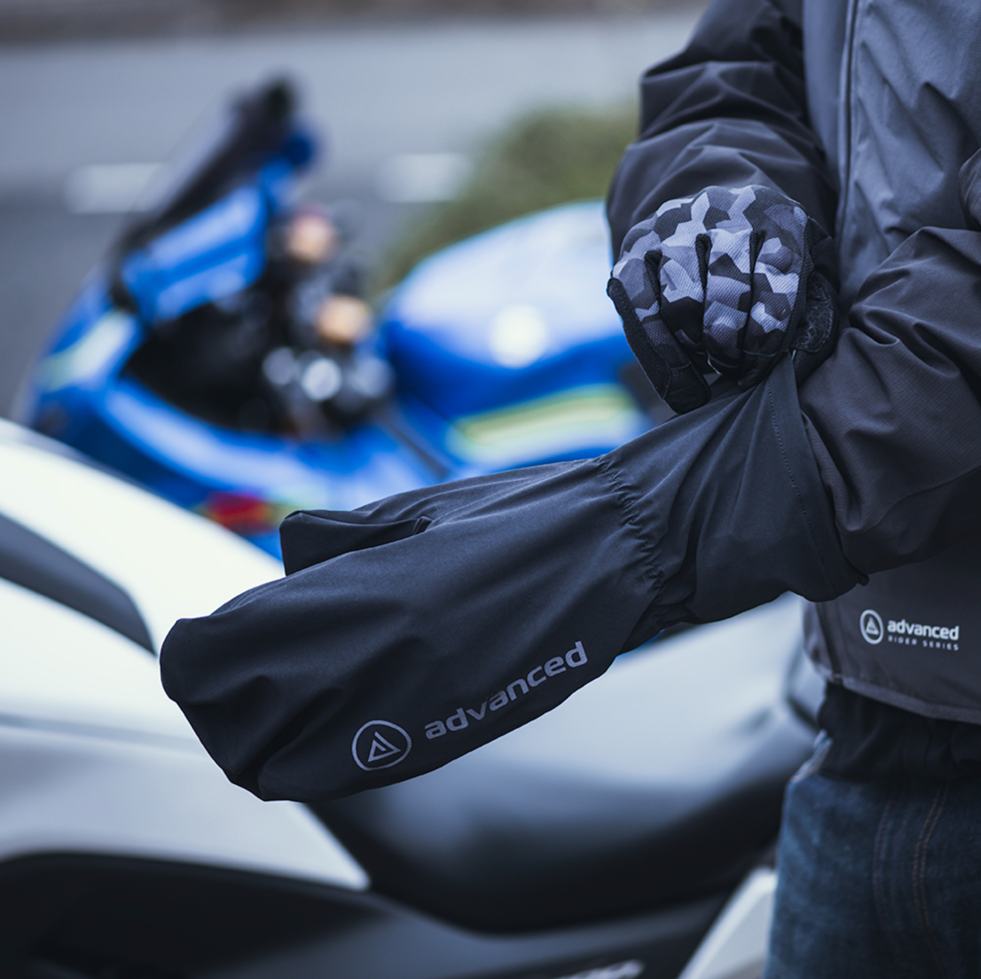 Motorcycle waterproof top over gloves